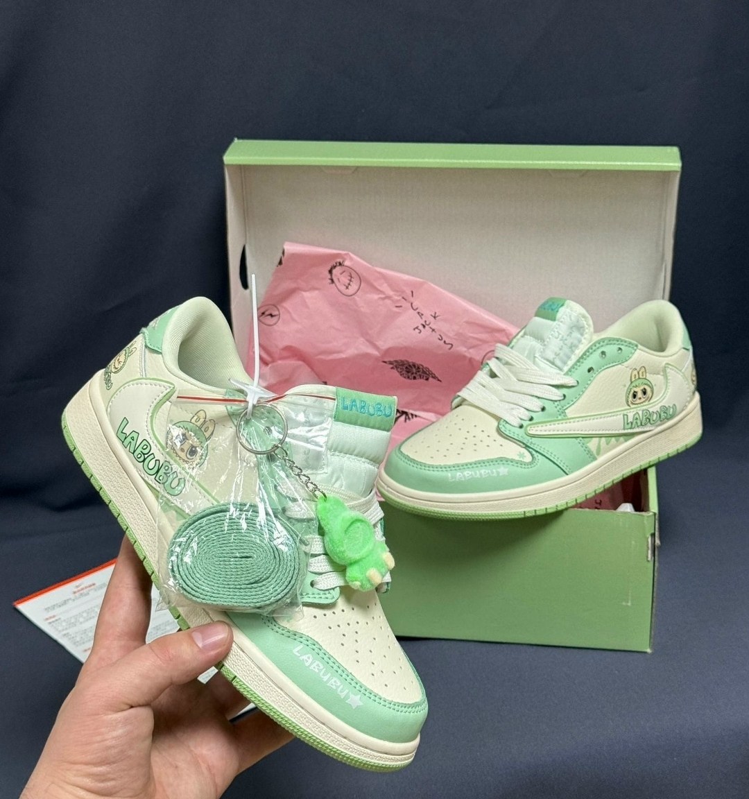 женские кроссовки,кроссовки,кроссовки sanrio,повседневные кроссовки,nike air jordan 1 low travis scott