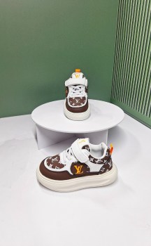 Кроссовки