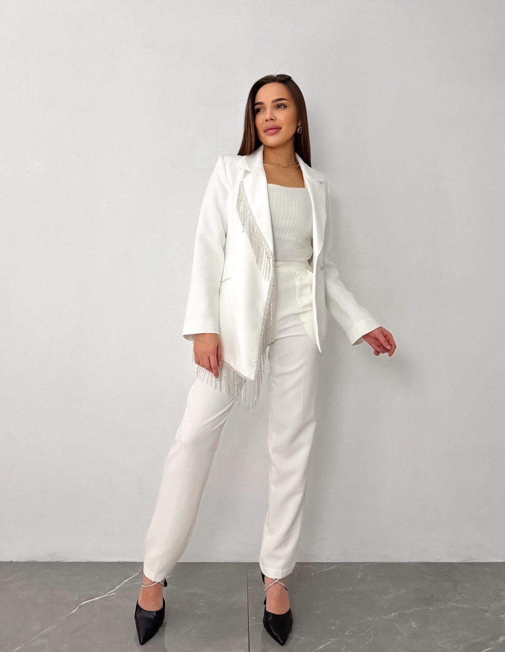 нарядный брючный костюм,брючные костюмы для женщин,костюм двойка,брючный костюм pirs 3608 белый,брючный костюм классический
