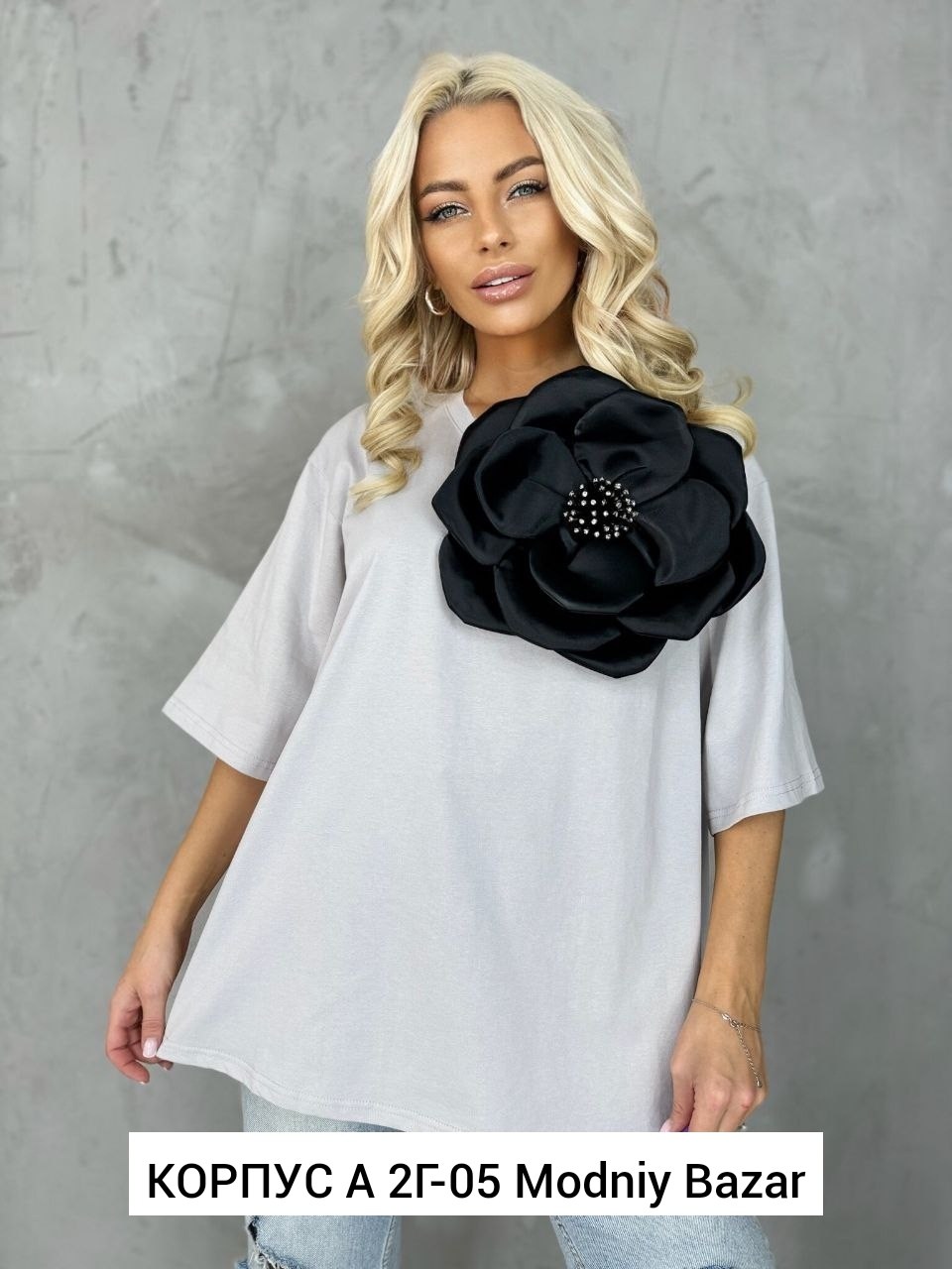 футболка с объемными цветами,футболка с цветком объемным,футболка женская с,футболки женские модные,футболка с цветами
