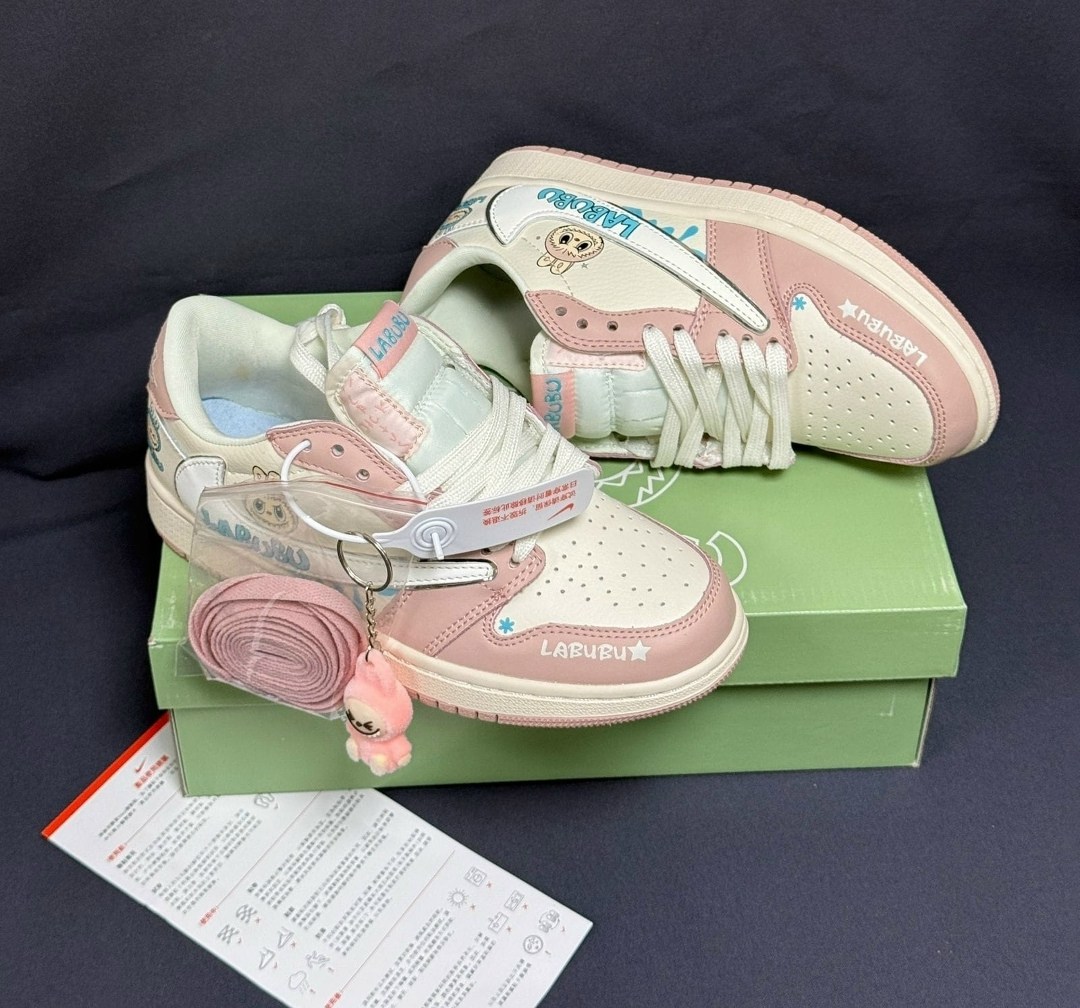 женские кроссовки,кроссовки,кроссовки sanrio,повседневные кроссовки,nike air jordan 1 low travis scott