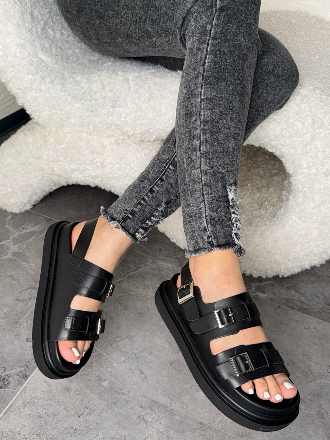 босоножки prada,сандалии prada,,кожаные сандалии prada,шлепанцы prada