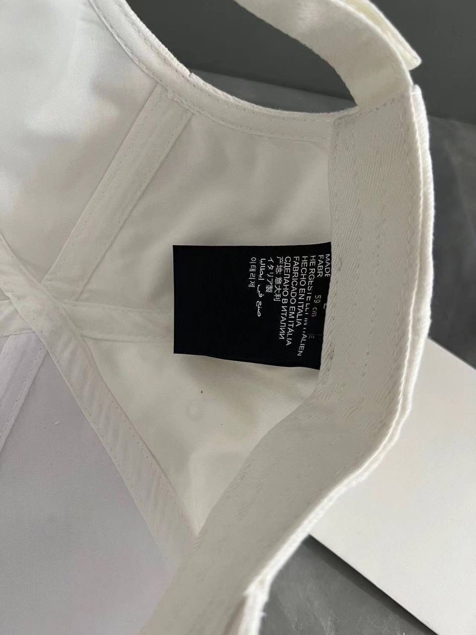 белая кепка баленсиага,бейсболка balenciaga,бейсболка баленсиага мужская,кепка balenciaga,баленсиага кепка