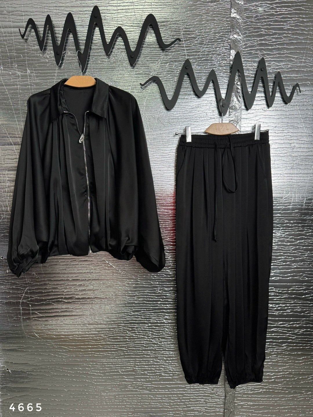 атласный комбинезон,костюм с брюками,брючный костюм,шелковый костюм в пижамном стиле issa plus,шелковый брючный костюм