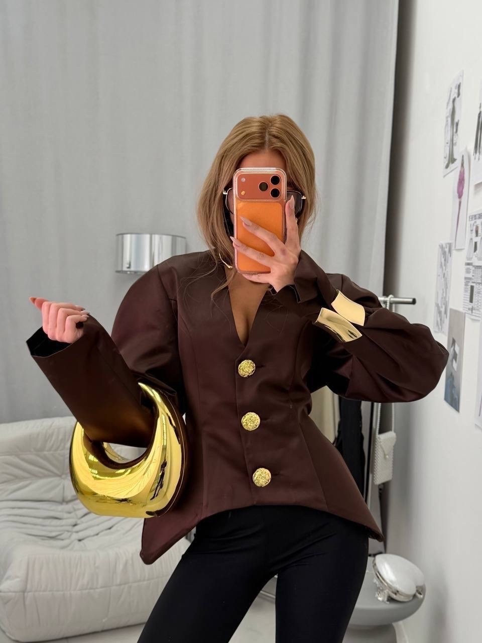 модный стиль,блузка с объемными рукавами,брючный костюм