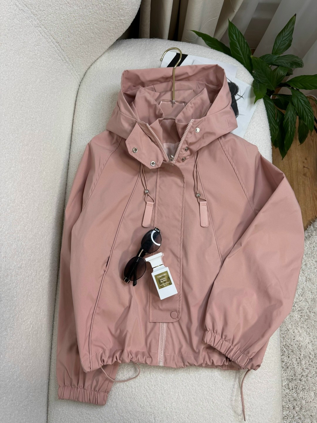 стильная куртка,куртка повседневная,женская куртка,куртка,женская куртка с капюшоном