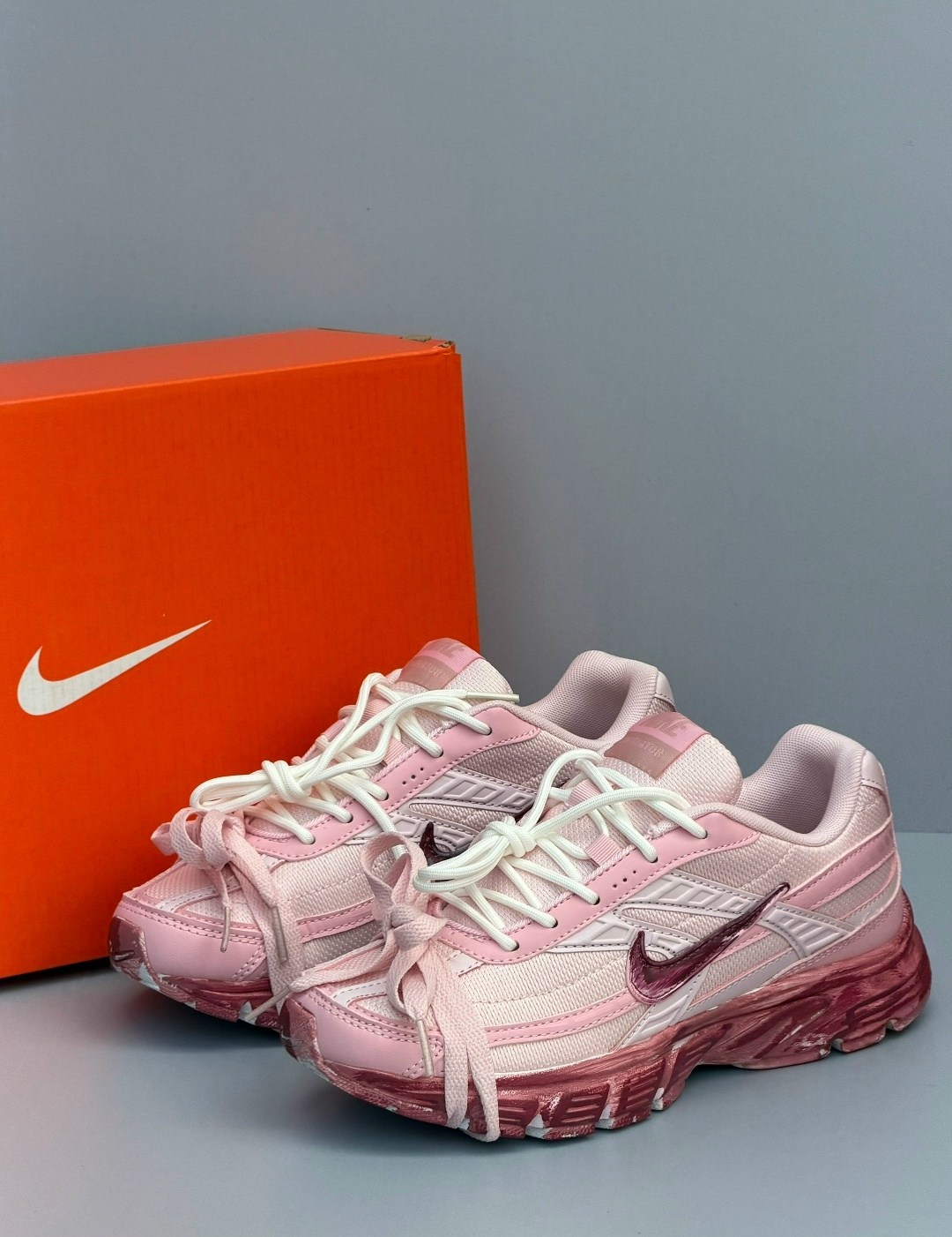 кроссовки nike initiator pink,кроссовки для женщин nike initiator pink,женские кроссовки nike initiator "pink",кроссовки nike initiator pink y2k custom,кроссовки nike initiator розовые