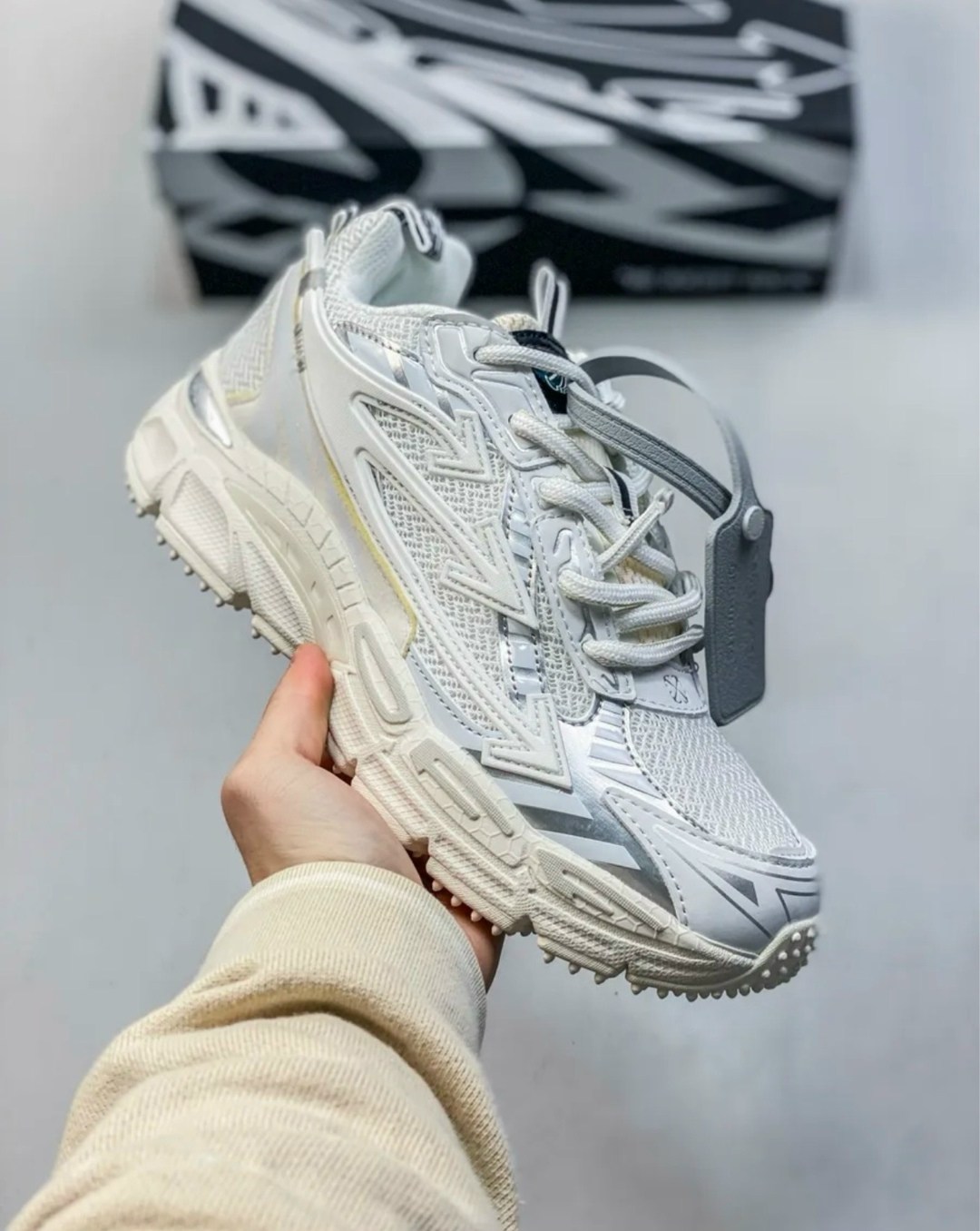 кроссовки off white be right back,кроссовки off white be right back цвет белый серебристый,кроссовки off white out of office,off-white кроссовки be right back белый,кроссовки off-white be right back с