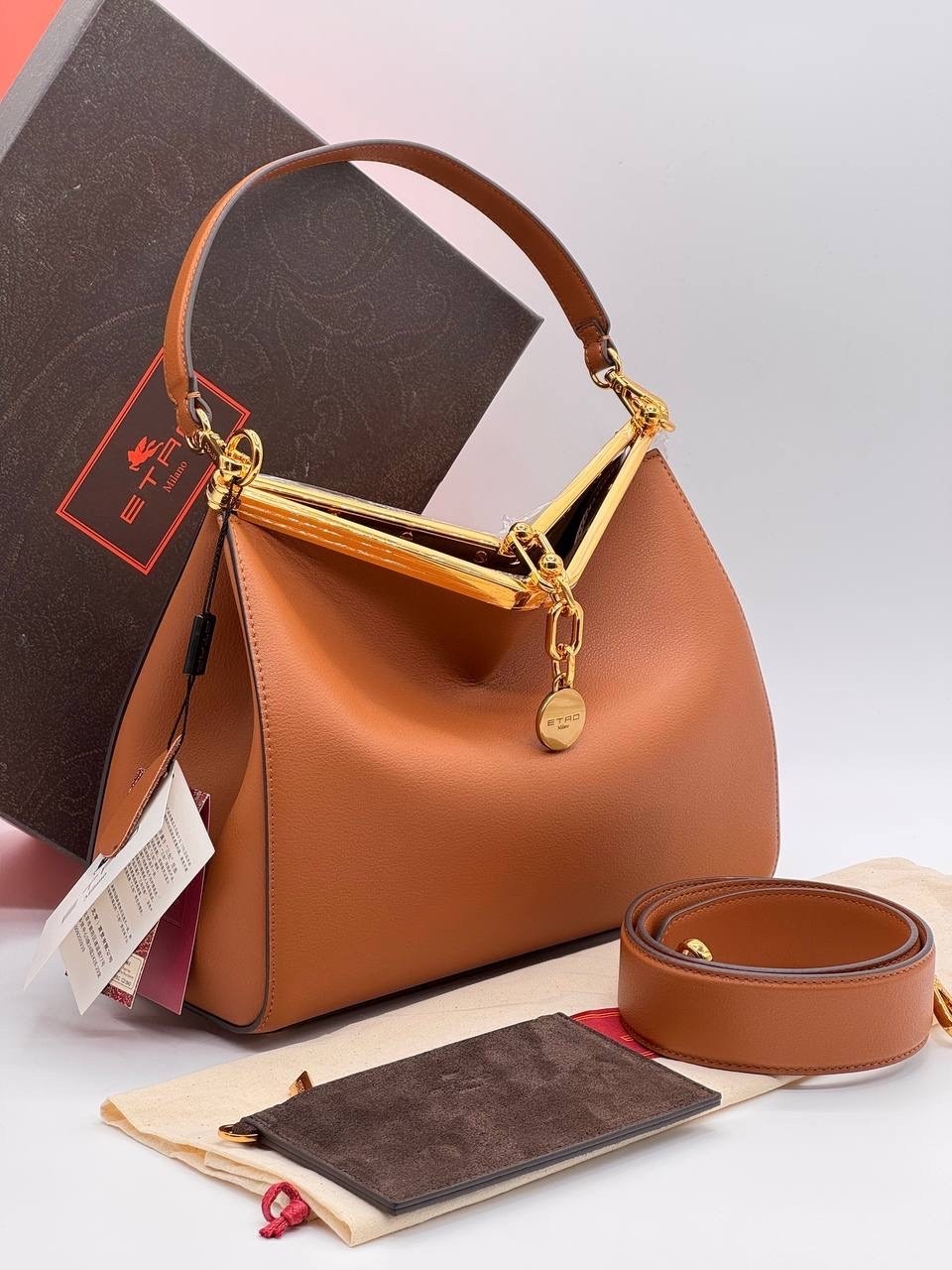 сумка,сумки женская,сумка fendi,женская сумка fendi,модная сумка