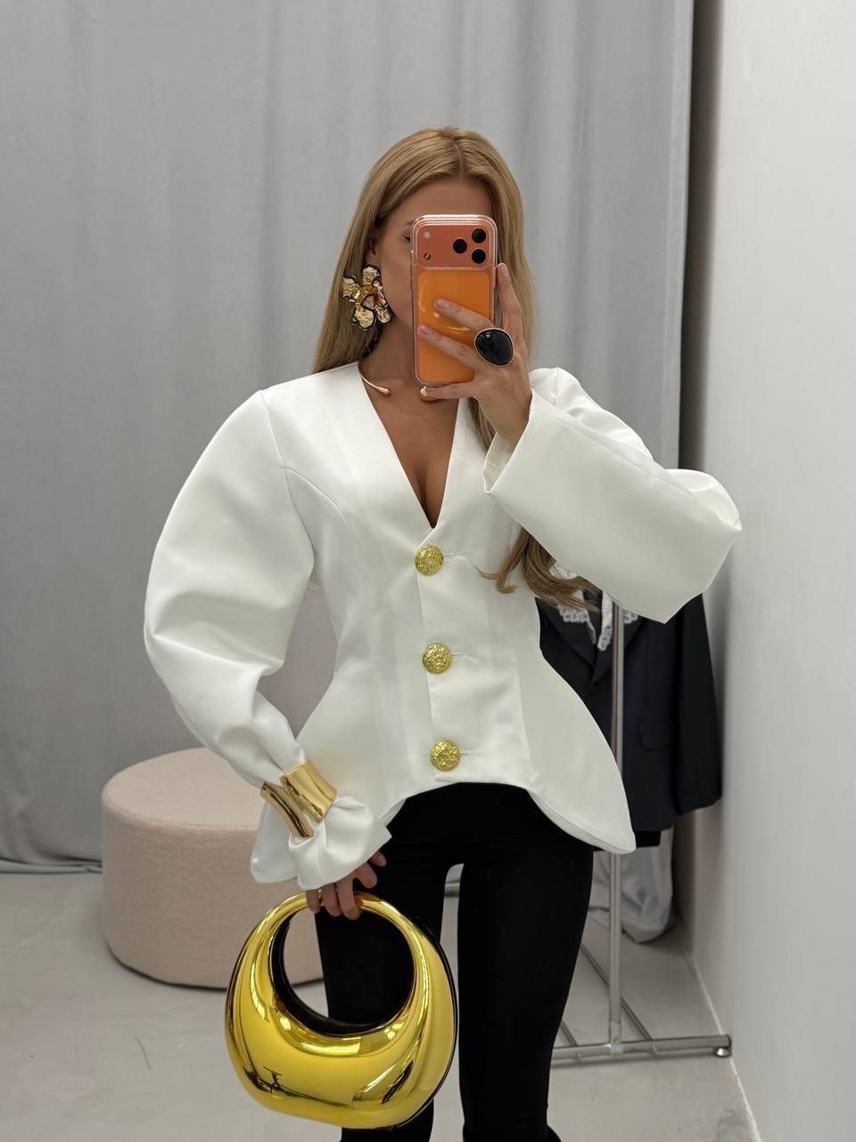 модный стиль,блузка с объемными рукавами,брючный костюм