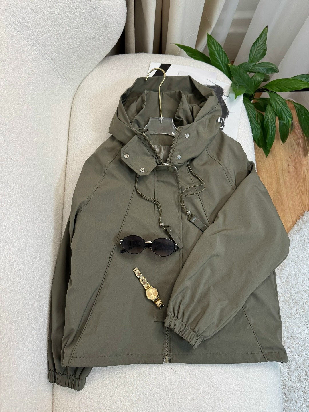 стильная куртка,куртка повседневная,женская куртка,куртка,женская куртка с капюшоном