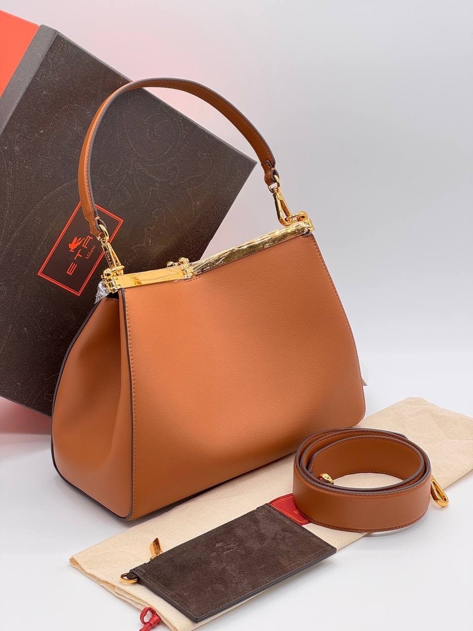 сумка,сумки женская,сумка fendi,женская сумка fendi,модная сумка