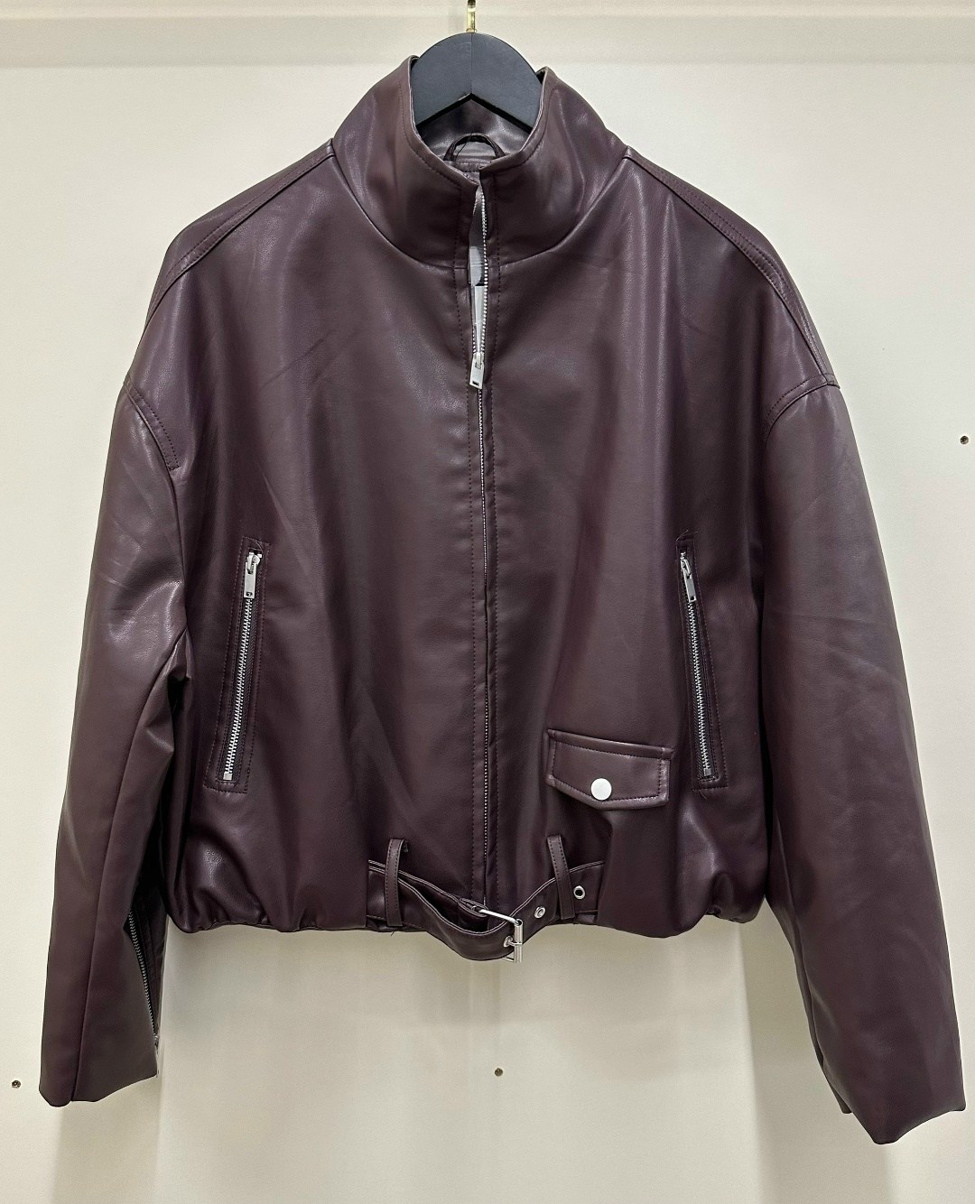 кожаная куртка,кожаная куртка yves saint laurent,женская кожаная куртка,кожаная куртка бомбер,куртка