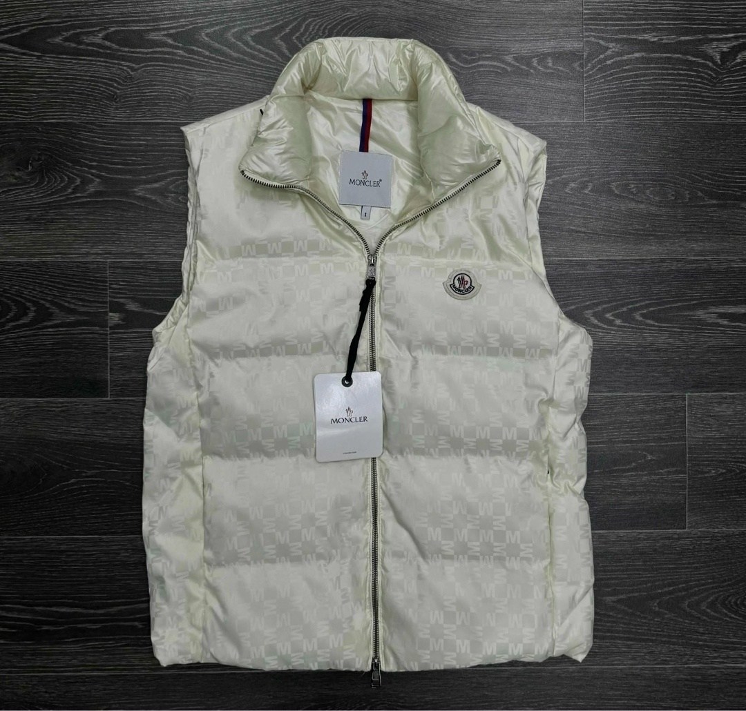 жилетка moncler,жилет moncler,moncler мужской жилет,жилетка монклер мужская,жилетка монклер