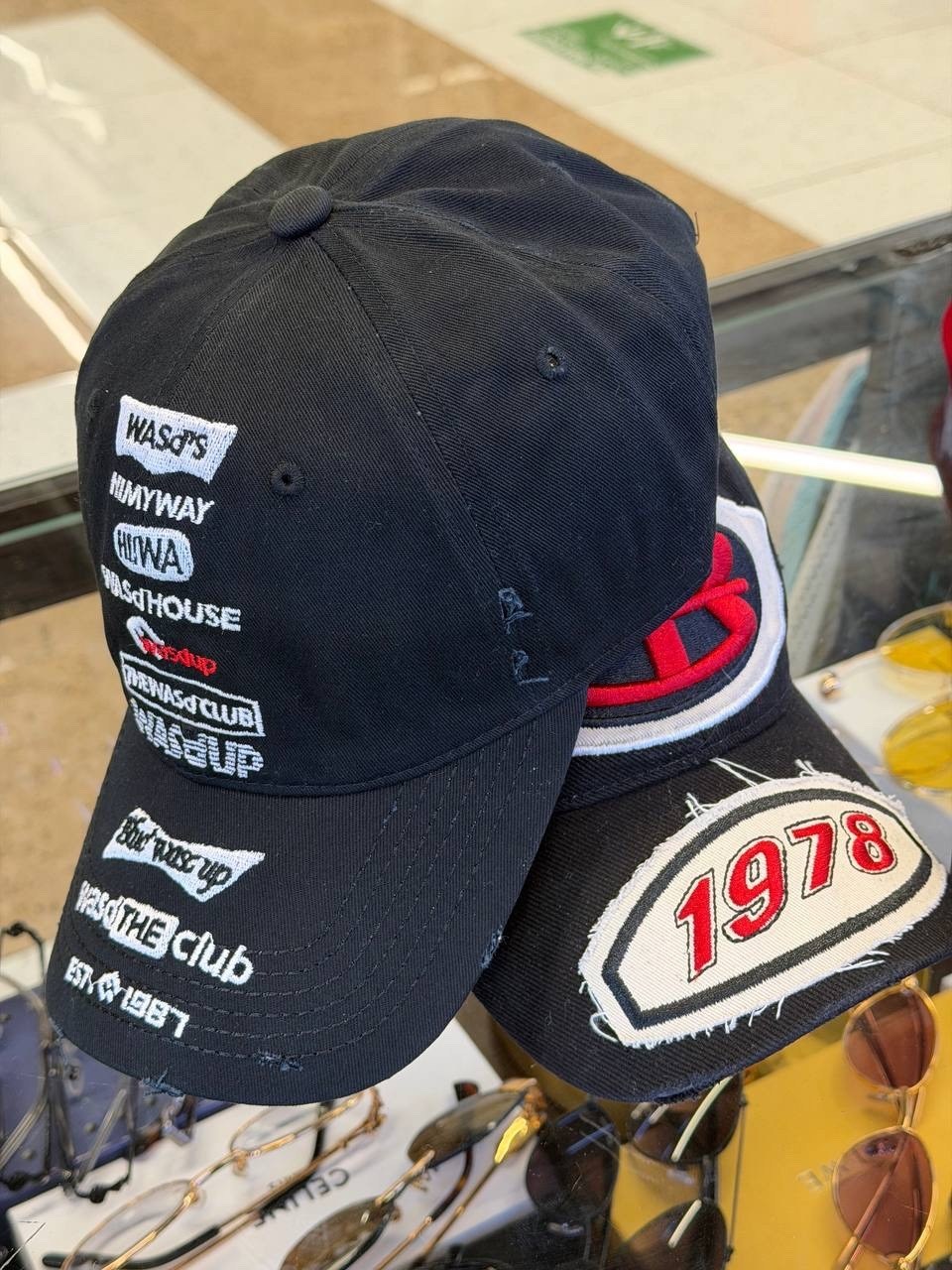 девушка в кепке,лонгслив женские,лонгслив кофта,лонгслив рваный,стильное