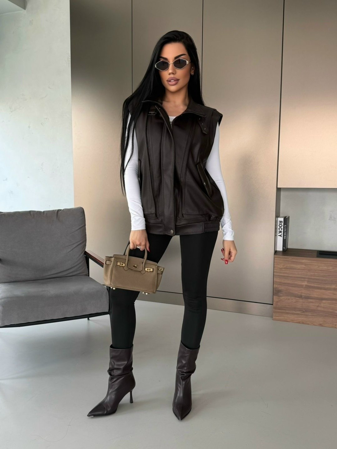 женская жилетка,кожаная жилетка,демисезонная жилетка,жилетка женская кожаная,жилетка на синтепоне