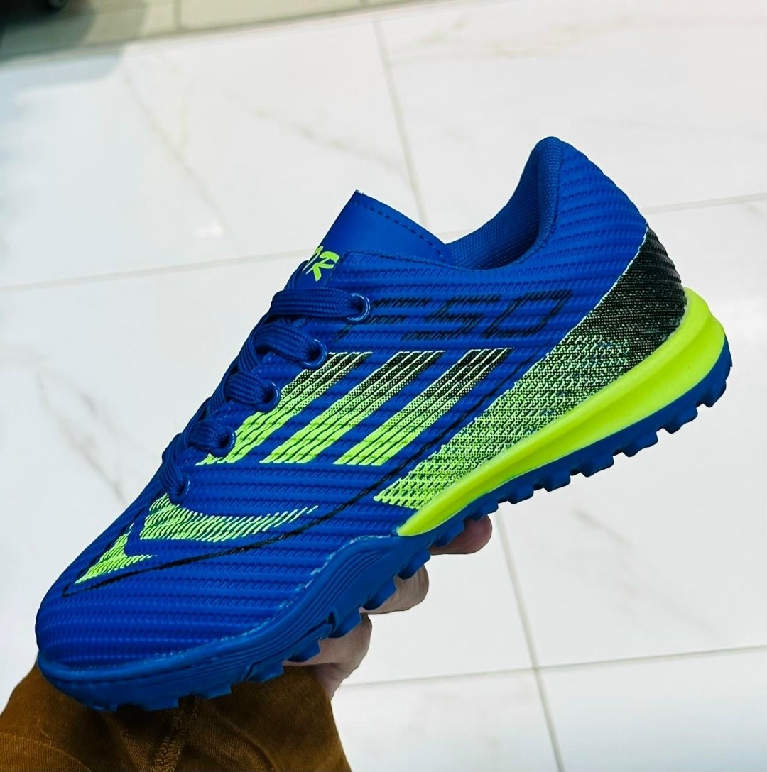 футбольная бутса,бутсы футбольные сороконожки футзалки adidas,сороконожка для футбола,футбольная ,сороконожки для футбола адидас