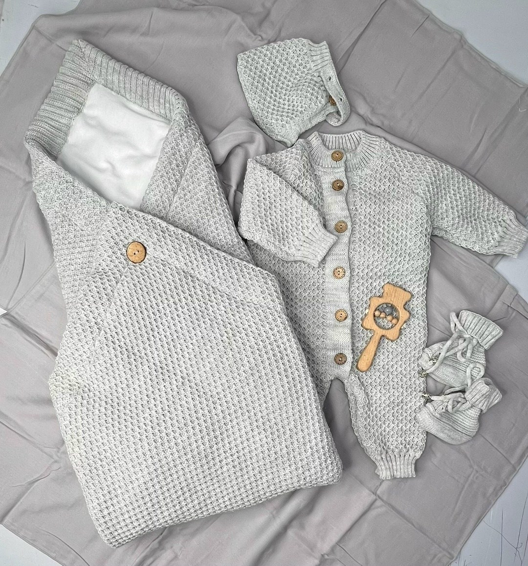 комплект на выписку,вязаный комплект на выписку,вязаный конверт на выписку,конверт на выписку,конверт вязаный