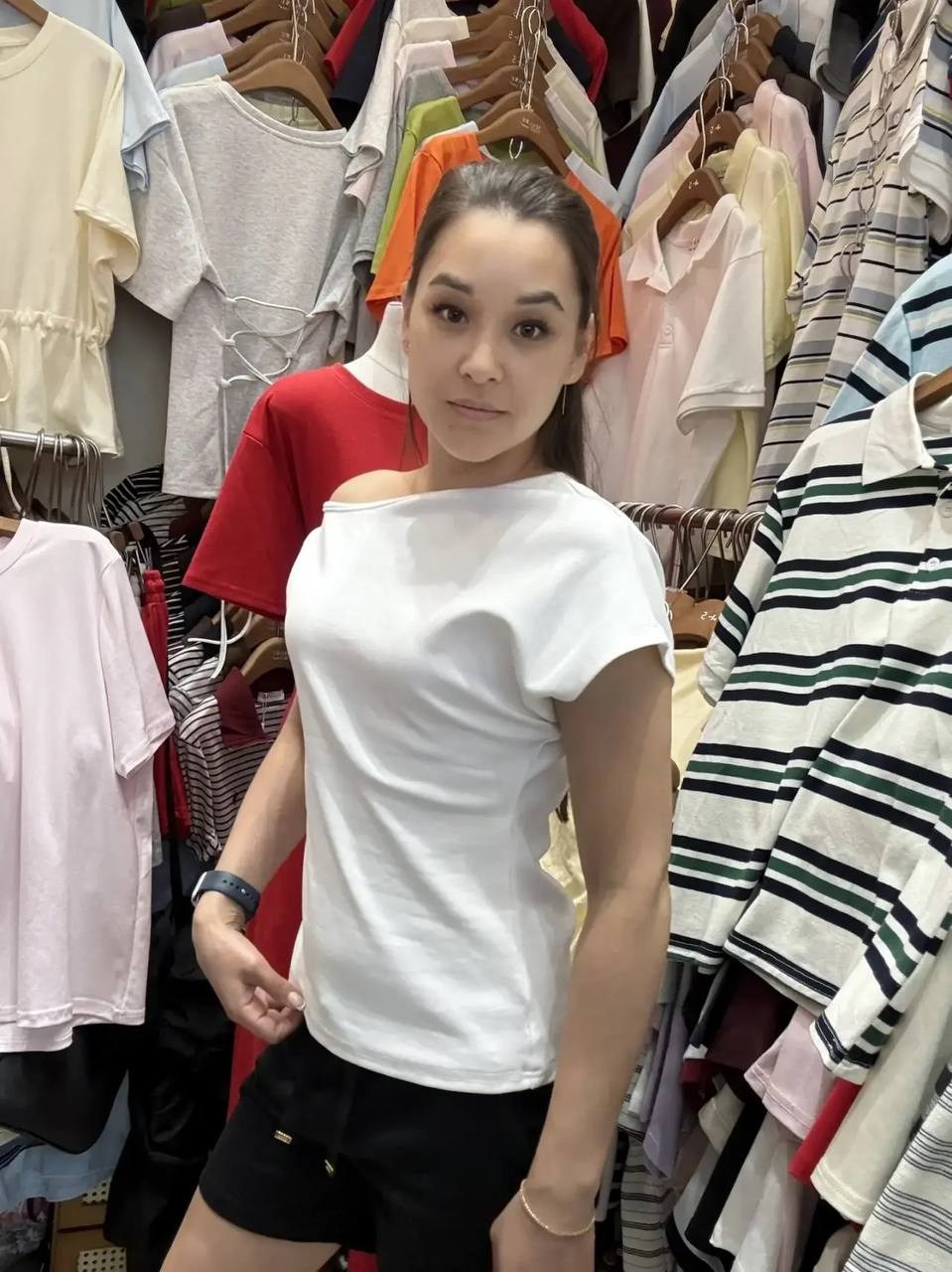 блузка с открытыми плечами,блузка женская,блуза с открытыми плечами,футболки женская,блузка на одно плечо