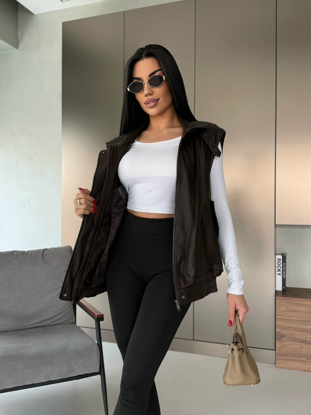 женская жилетка,кожаная жилетка,демисезонная жилетка,жилетка женская кожаная,жилетка на синтепоне