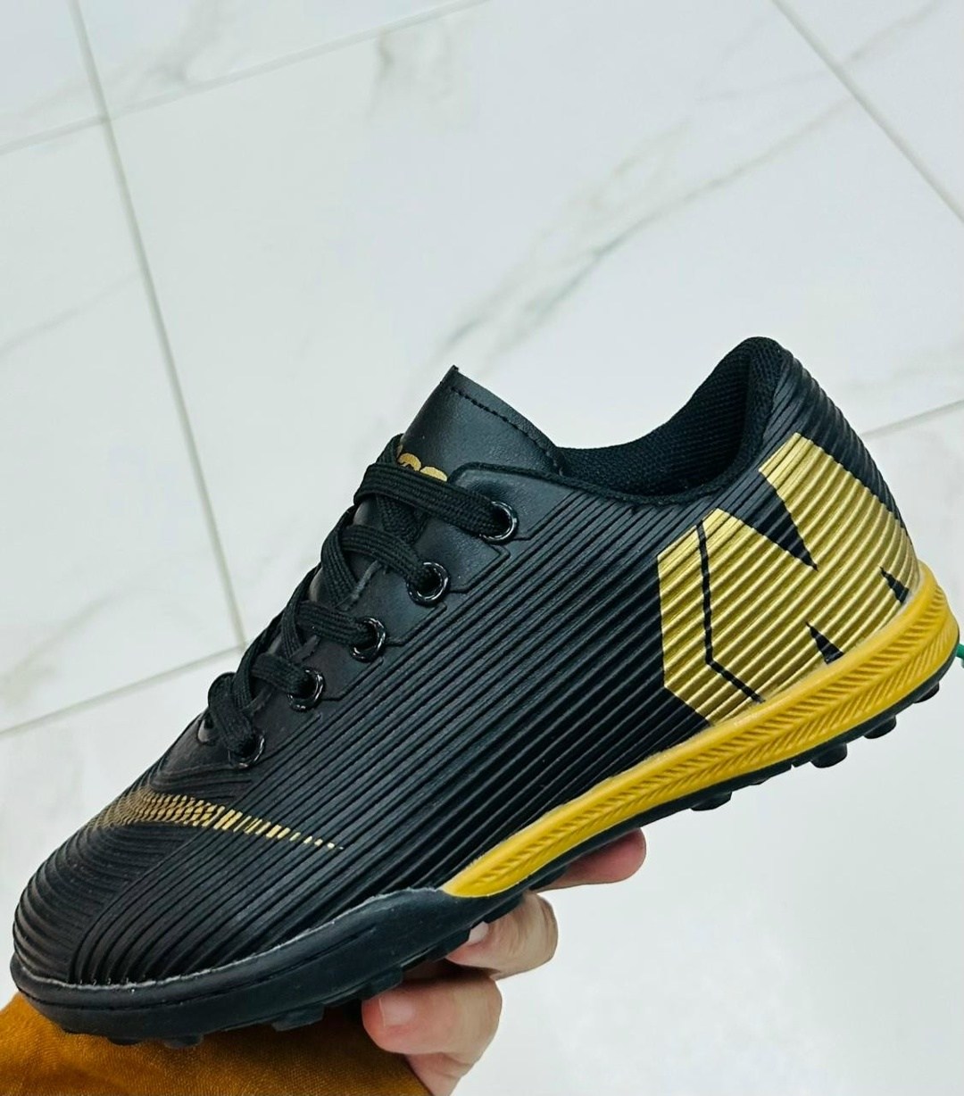 футбольная бутса,футбольные бутсы золотые,футбольная ,футбольные сороконожки адидас,сороконожка для футбола