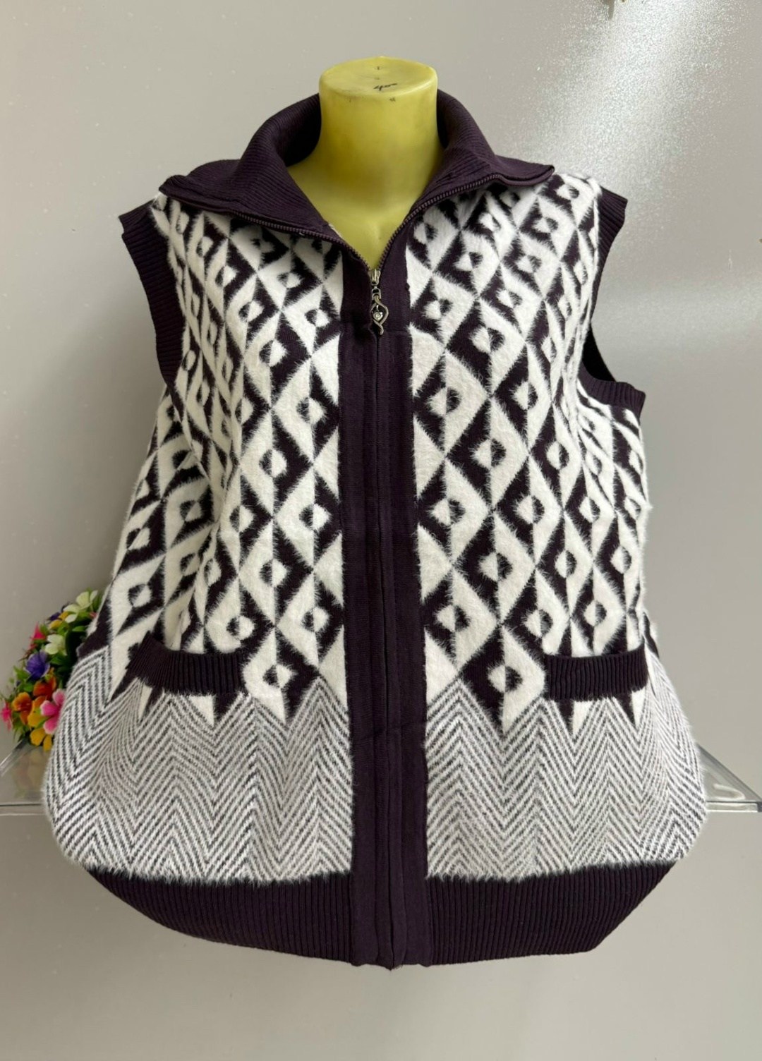 вязаная жилетка,женская жилетка,теплый жилет,жилет трикотажный,жилет женский