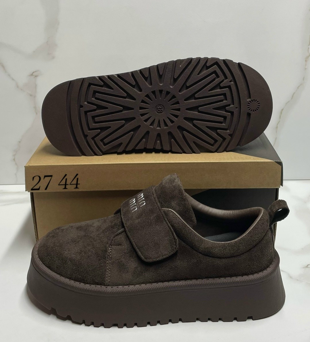 ,замшевые лоферы miu miu на высокий подошве и фирменной фурнитурой,лоферы замш,женская ,модная женская