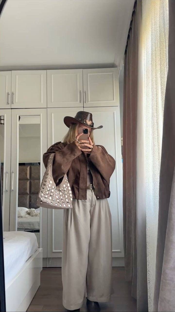 куртка-бомбер из искусственной замши zarina,куртка замшевая,куртка свободного кроя,замшевая куртка женская,куртка повседневная