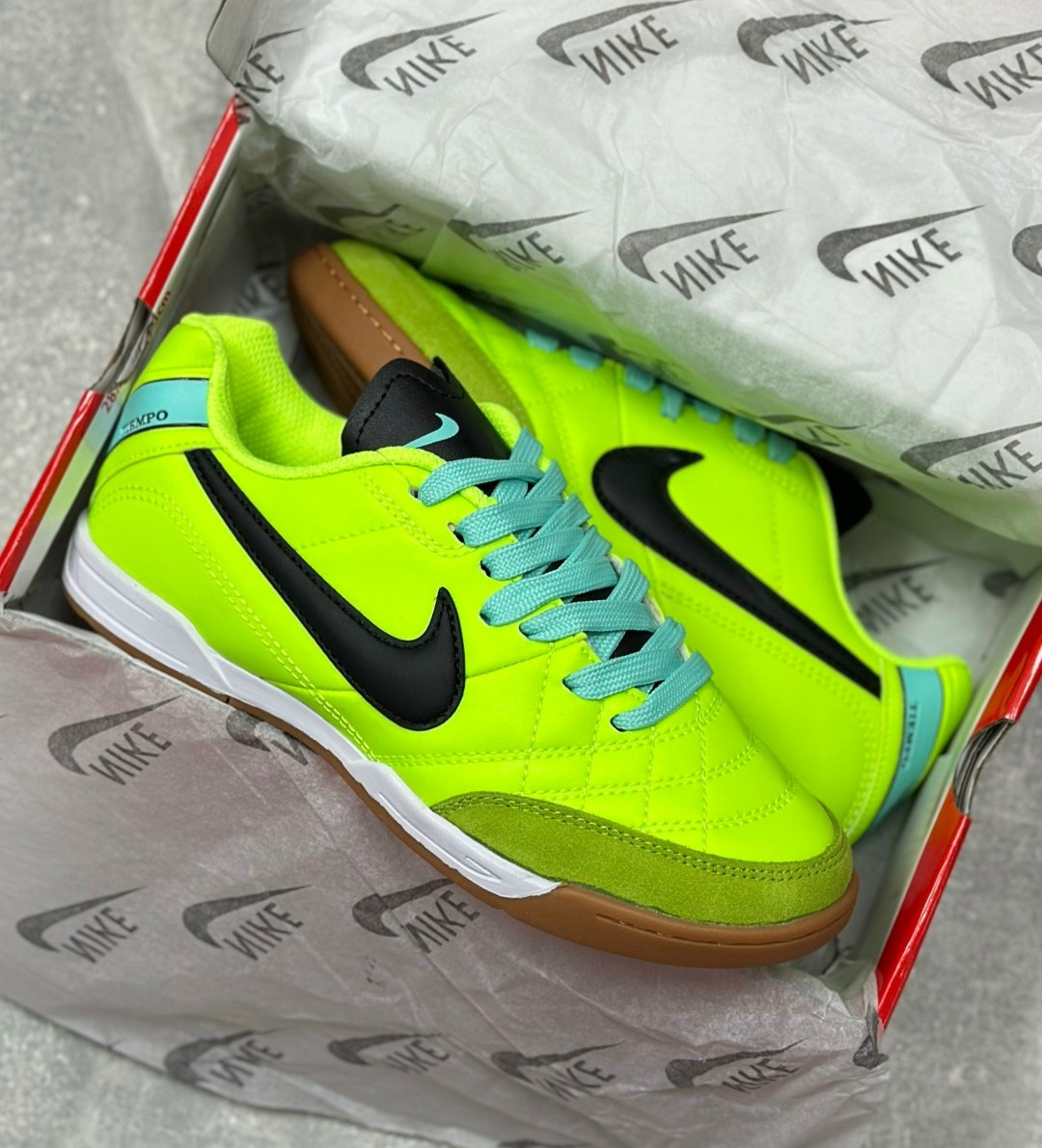 бампы найк,футбольная ,футзалка,футзалки найк темпо,найк тиемпо