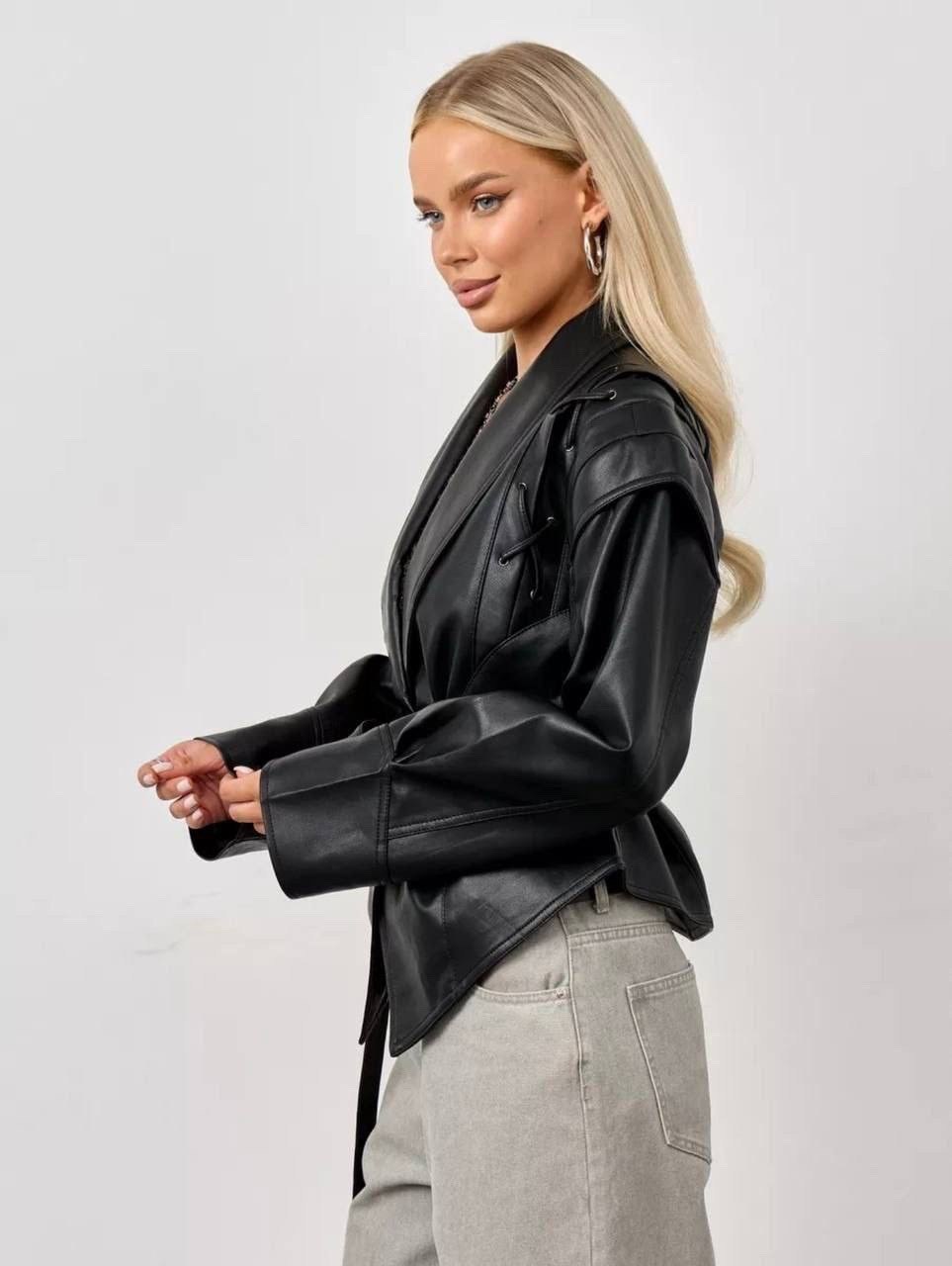 трендовая кожаная короткая куртка с поясом коричневая кожа косуха,женская кожаная куртка,новинка стильные кожаные куртки с поясом,кожаная куртка косуха оверсайз,коричневая кожанная куртка с поясом