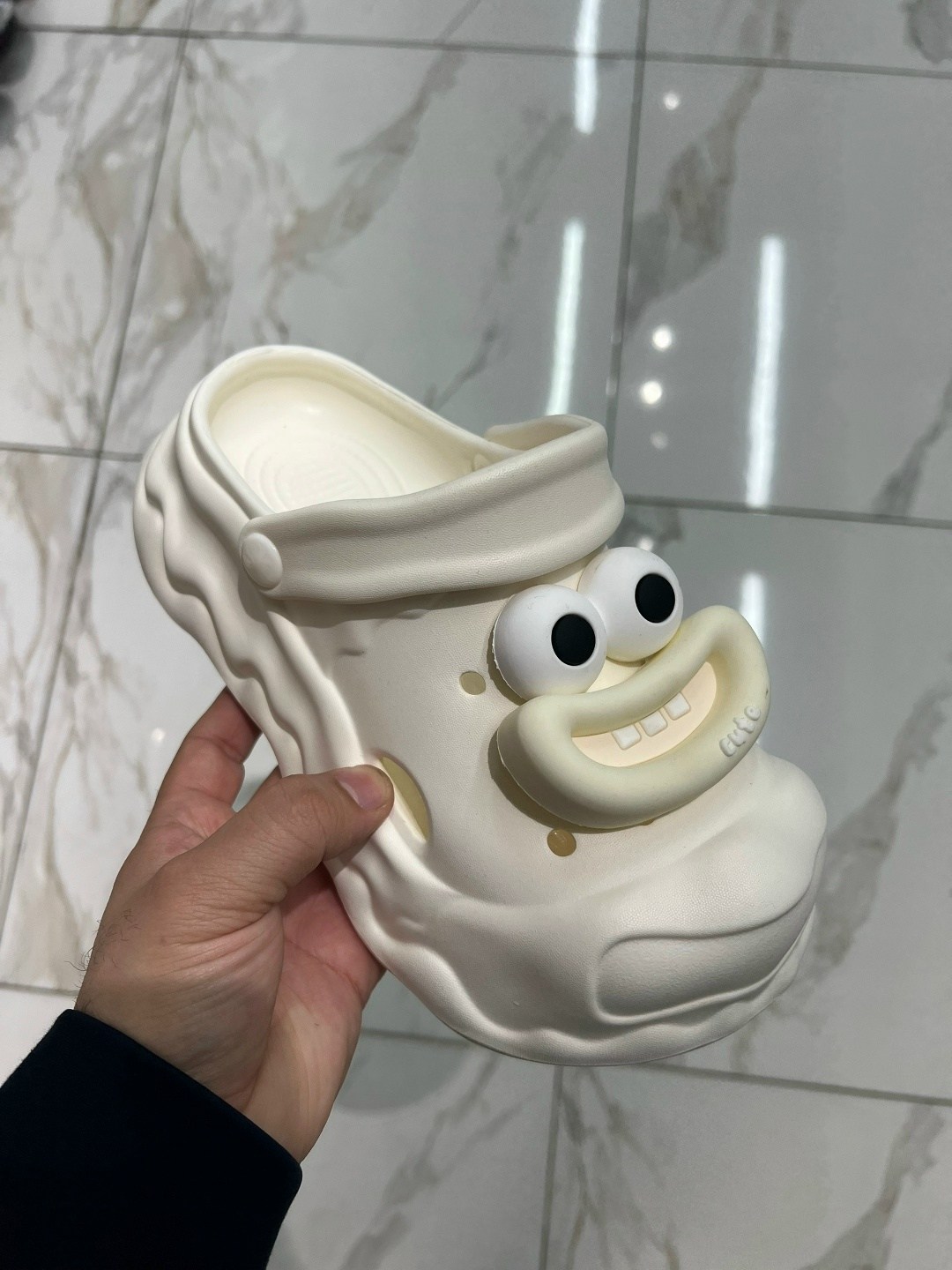 модные тапочки,,летние тапочки,домашние тапочки,пляжная