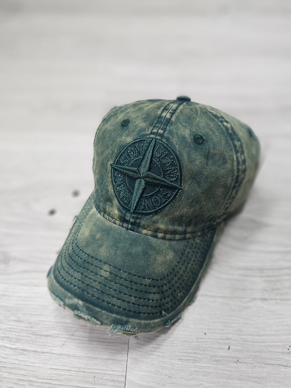 бейсболка stone island,stone island кепка с нашивкой в виде компаса серый,stone island кепка,бейсболка кепка с рефлективом stone island,бейсболка кепка с рефлективом stone island stone island цвет беж