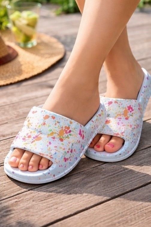 женские шлепанцы,шлепки женские летние,летние тапочки,шлепанцы летние,тапочки модные