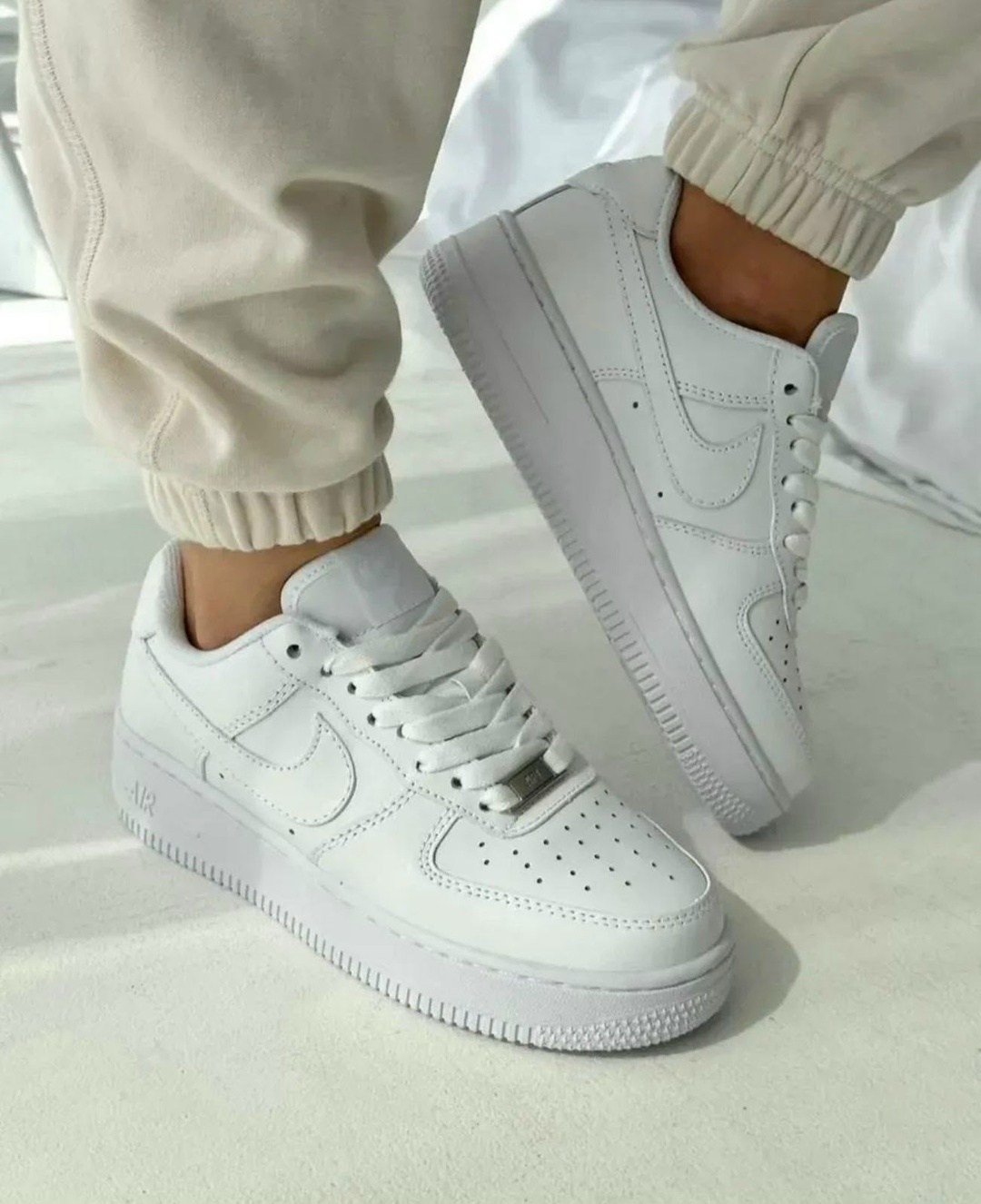 кроссовки nike air force 1 форсы белые кеды,nike air force 1 белые,кроссовки женские nike air force 1,кроссовки,реплика кроссовки найк женские