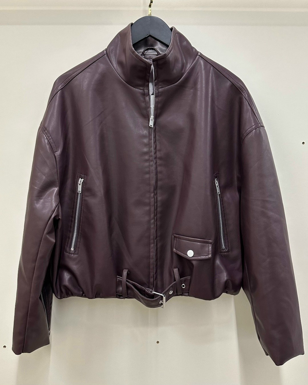 кожаная куртка,кожаная куртка yves saint laurent,женская кожаная куртка,кожаная куртка бомбер,куртка