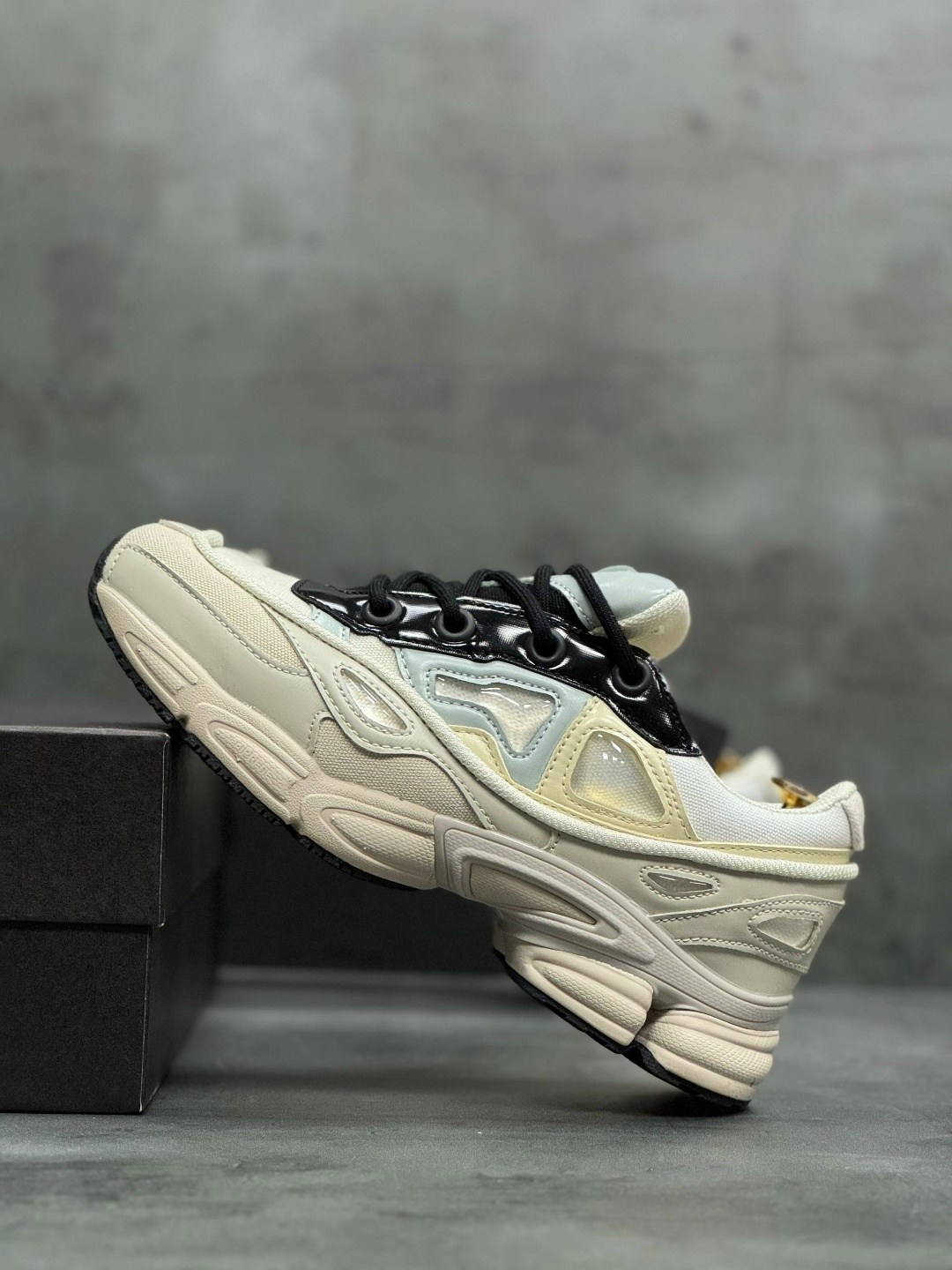adidas raf simons ozweego 3 cream white,adidas ozweego 3 raf simons cream white core black,кроссовки adidas raf simons ozweego 3,adidas raf simons ozweego 3,женские кроссовки adidas x raf simons ozwee