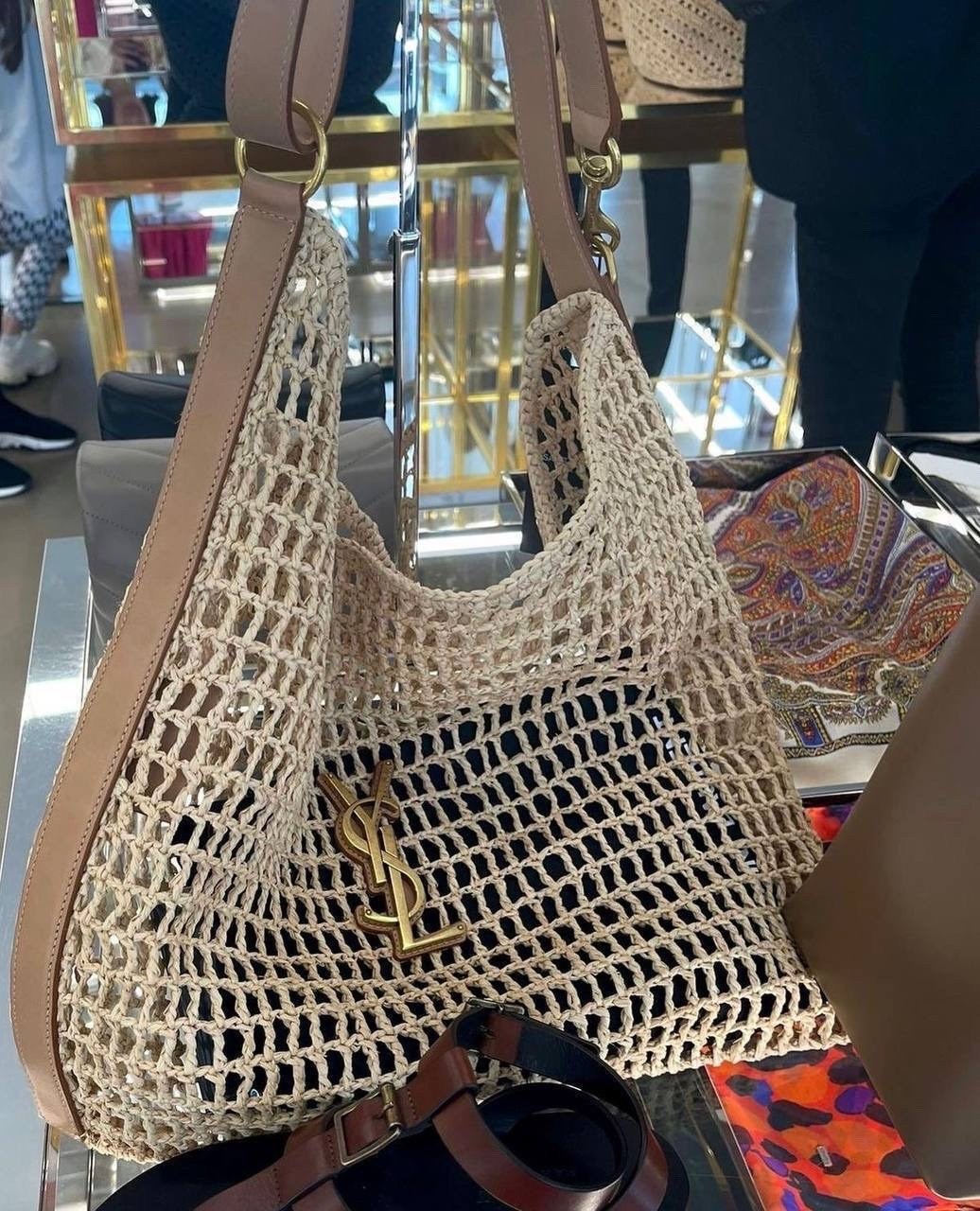 плетеная сумка,соломенная плетеная сумка,женская бежевая пляжная сумка saint laurent raffia,плетеная сумка авоська,сумка пляжная плетеная