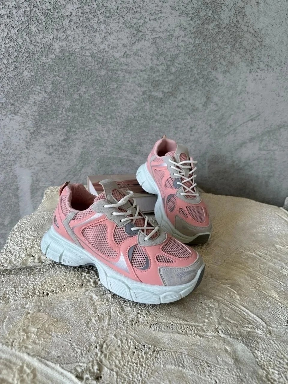 кроссовки женскиe,кроссовки,кроссовки для женщин,модные кроссовки,модные женские кроссовки