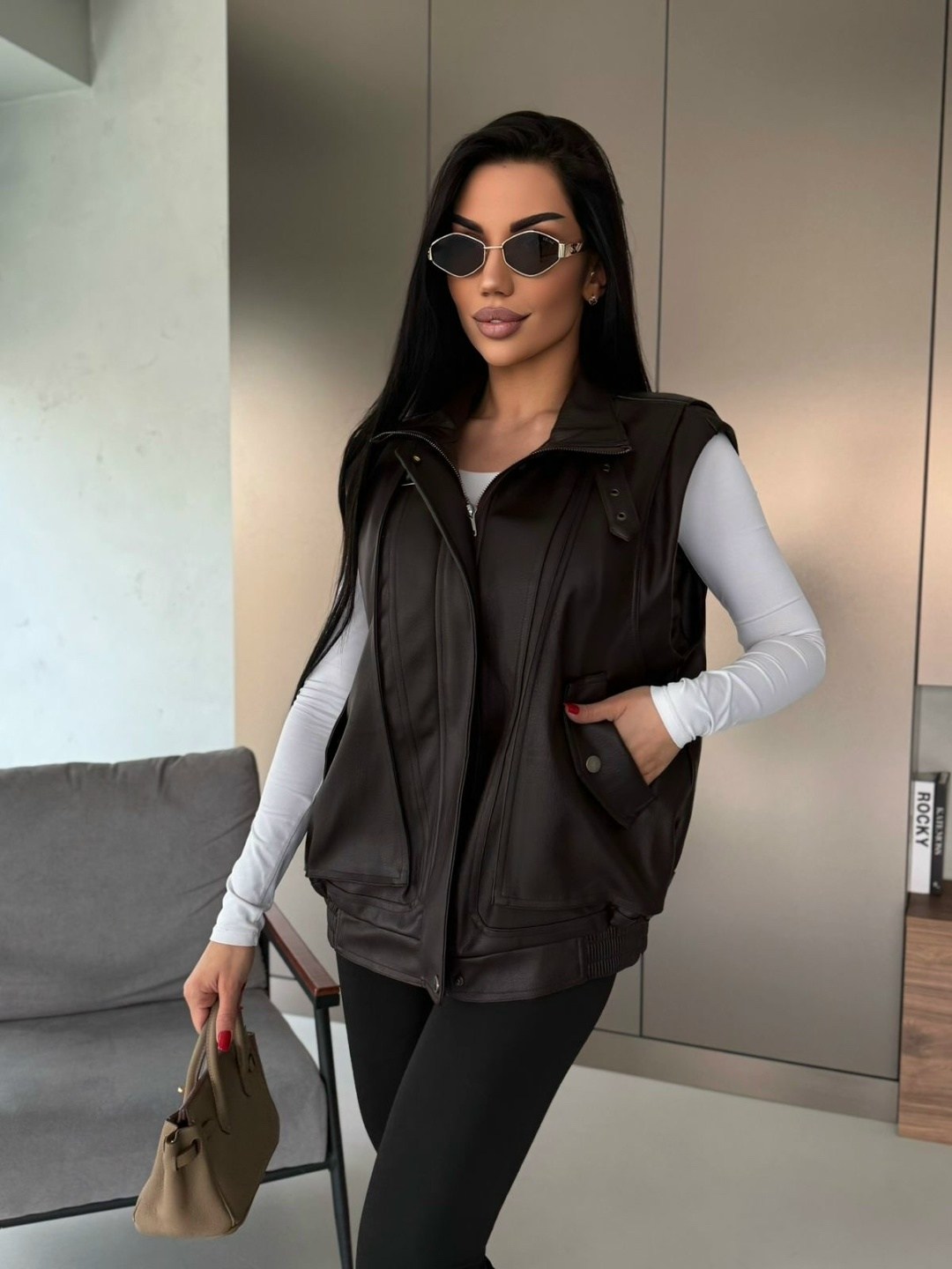 женская жилетка,кожаная жилетка,демисезонная жилетка,жилетка женская кожаная,жилетка на синтепоне