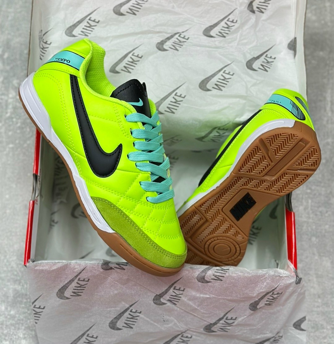 бампы найк,футбольная ,футзалка,футзалки найк темпо,найк тиемпо