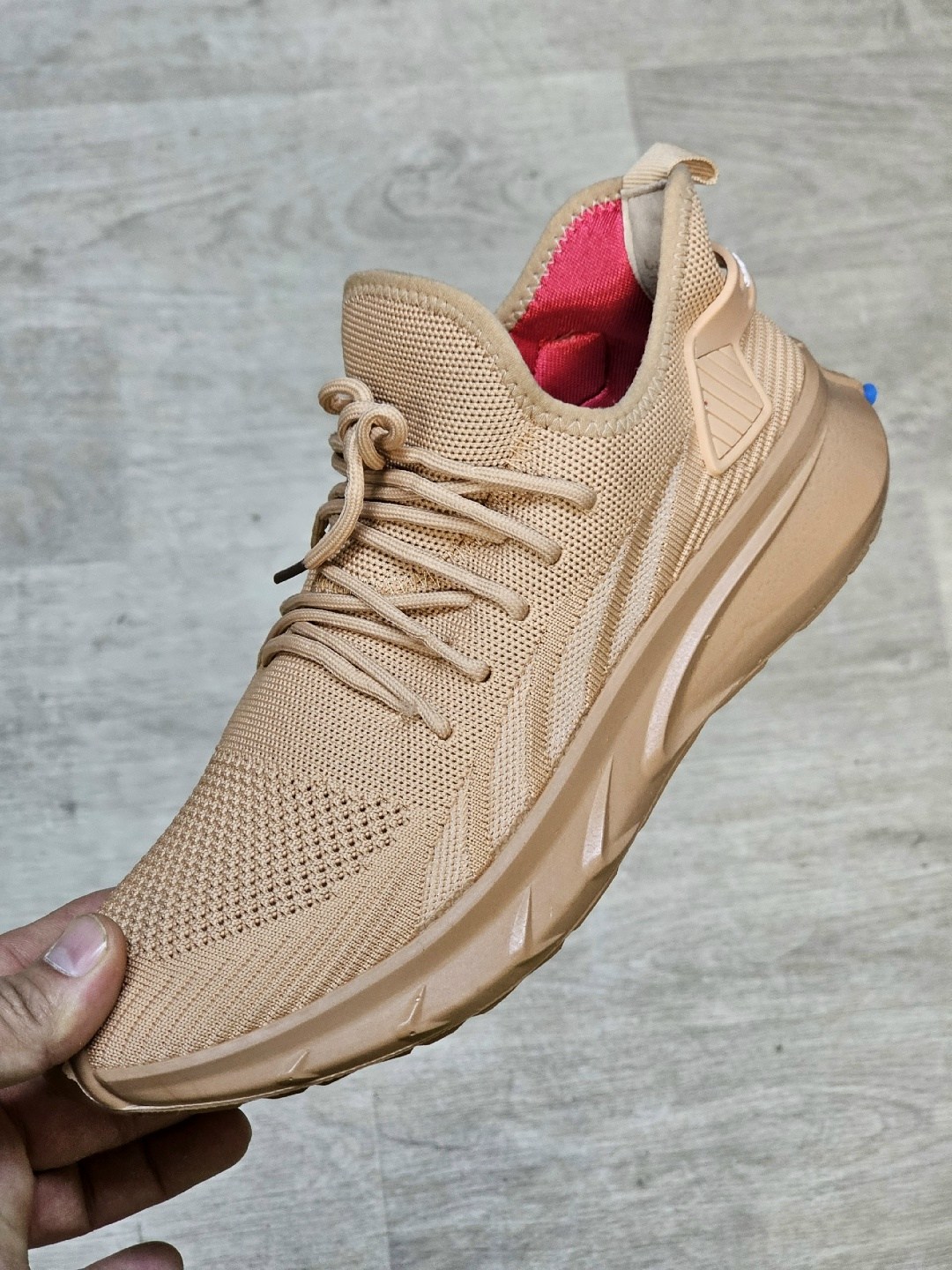 кроссовки,дышащие кроссовки,кроссовки модные,спортивная ,повседневные кроссовки