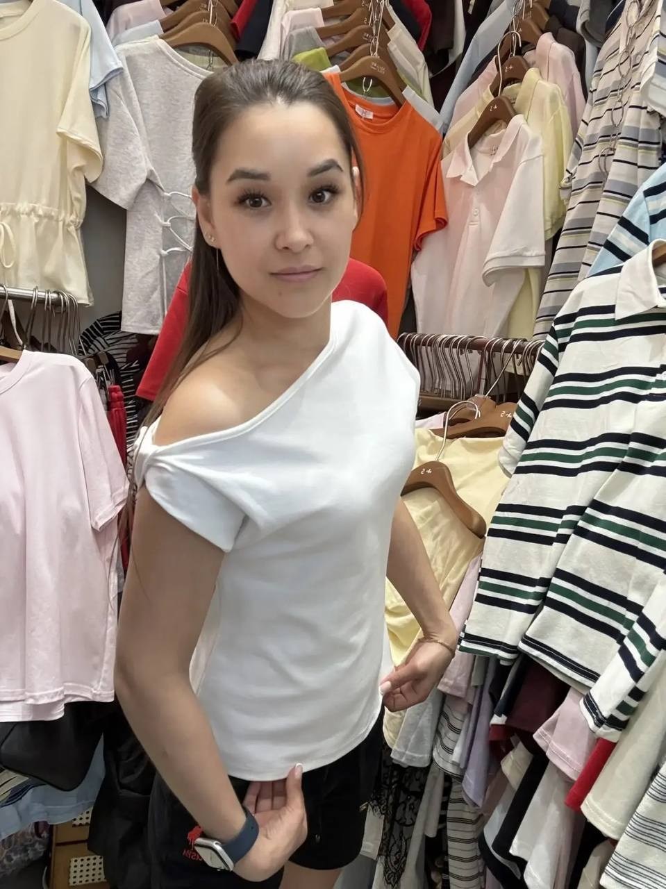 блузка с открытыми плечами,блузка женская,блуза с открытыми плечами,футболки женская,блузка на одно плечо