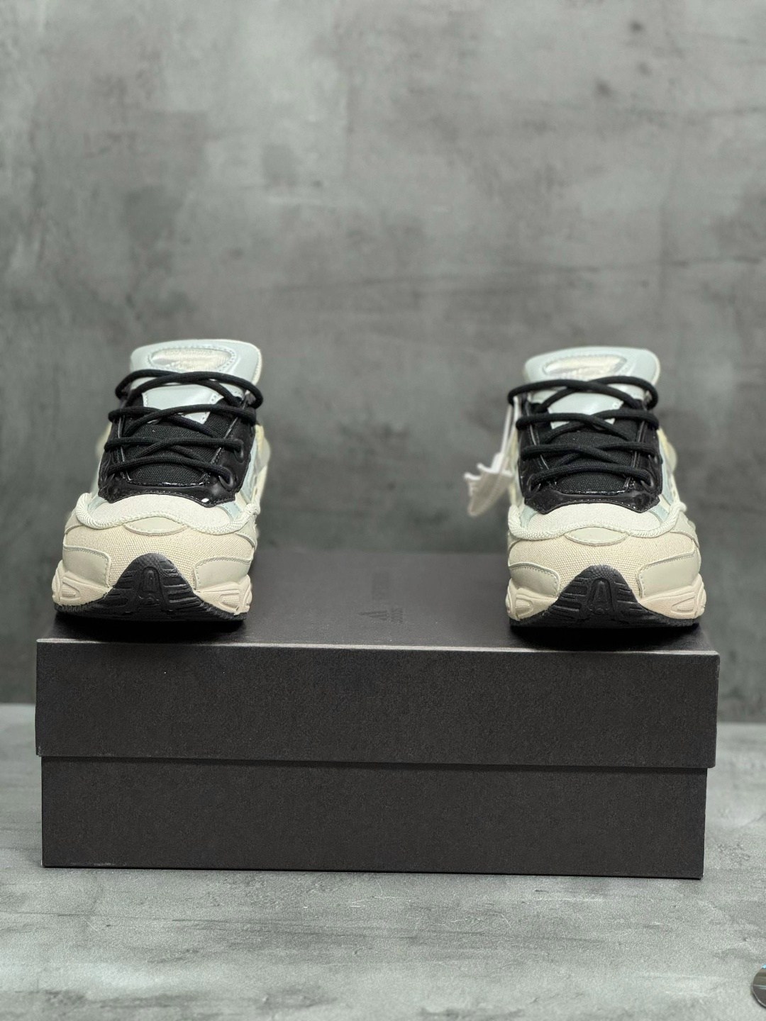 adidas raf simons ozweego 3 cream white,adidas ozweego 3 raf simons cream white core black,кроссовки adidas raf simons ozweego 3,adidas raf simons ozweego 3,женские кроссовки adidas x raf simons ozwee