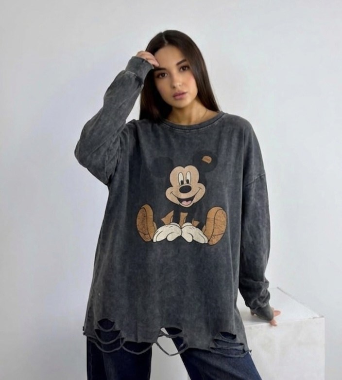 кофта варенка оверсайз с принтом микки маусом,свитшот рваный толстовка варенка оверсайз кофта мики маус,свитшот оверсайз с принтом "микки маус",свитшот оверсайз с принтом "микки маус" namsun,свитшот т