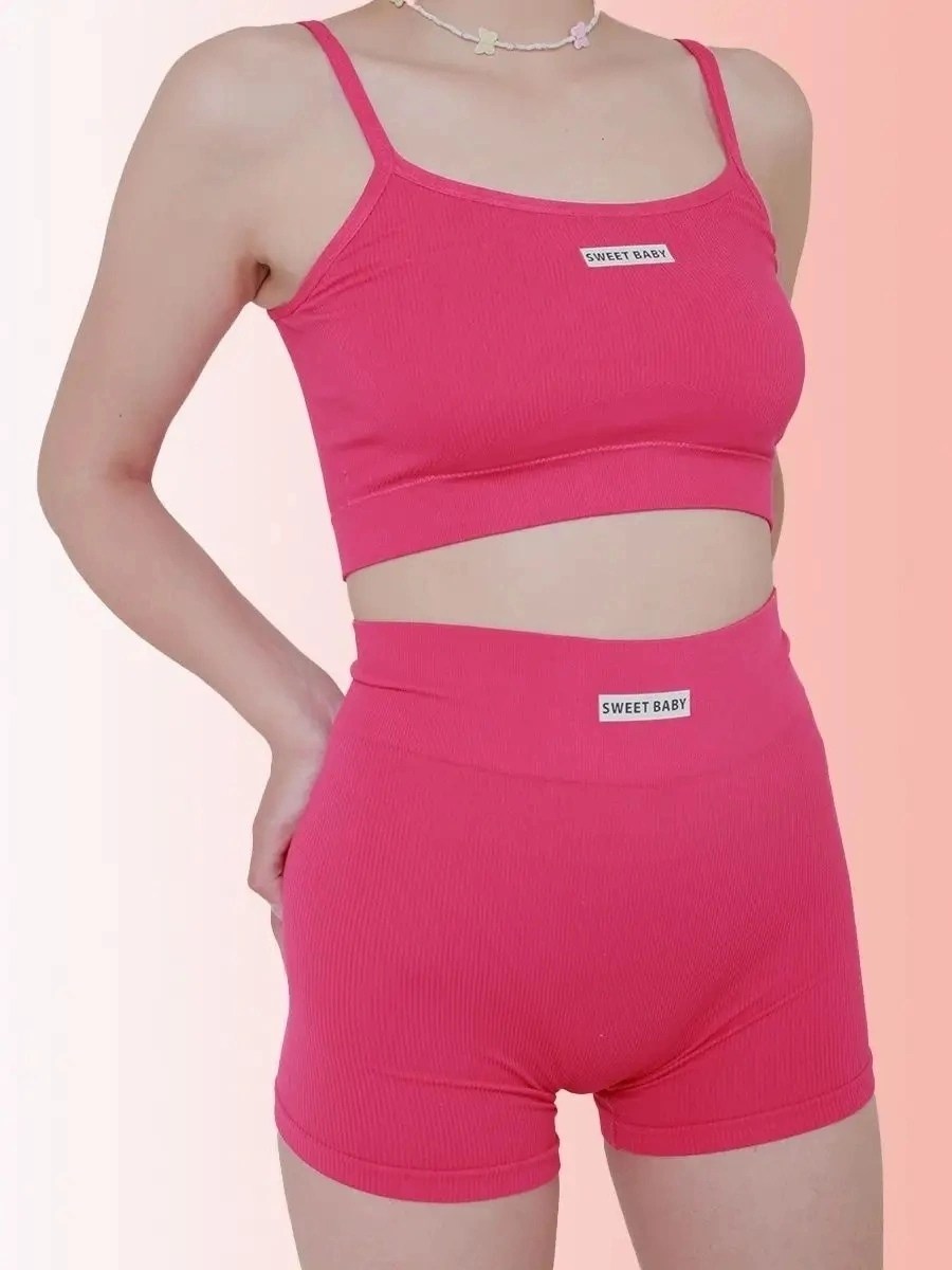 женская спортивная одежда,комплект белья с шортами unin underwear цвет белый,женские спортивные костюмы,костюм спортивный комплект топ и шорты,комплект белья с шортами в рубчик goway цвет белый