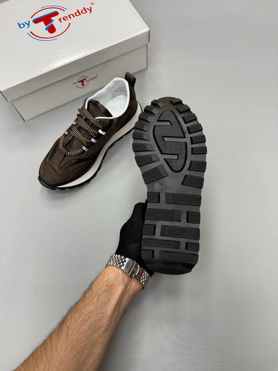 ,кроссовки brunello cucinelli,кроссовки brunello cucinelli черный,женские кроссовки,кроссовки кожаные