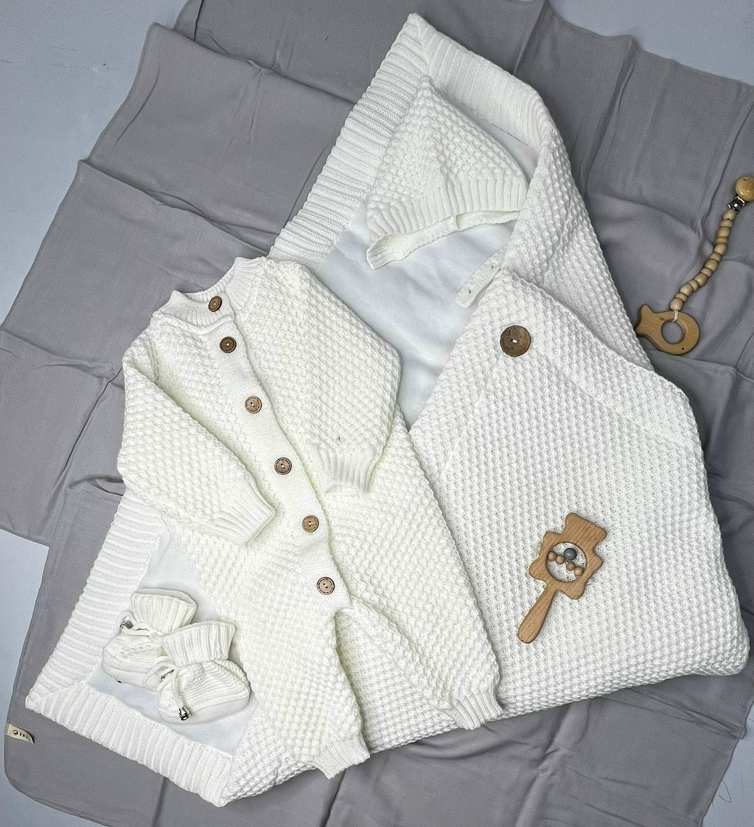 комплект на выписку,вязаный комплект на выписку,вязаный конверт на выписку,конверт на выписку,конверт вязаный