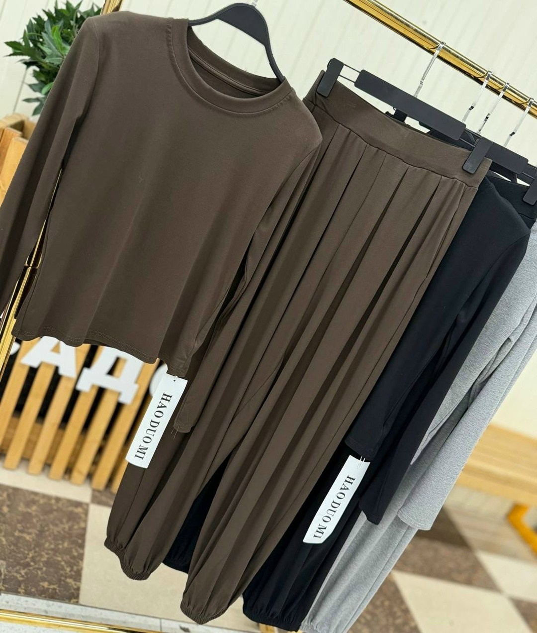 брюки широкие,брюки «палаццо»,образ с брюками палаццо,бордовый