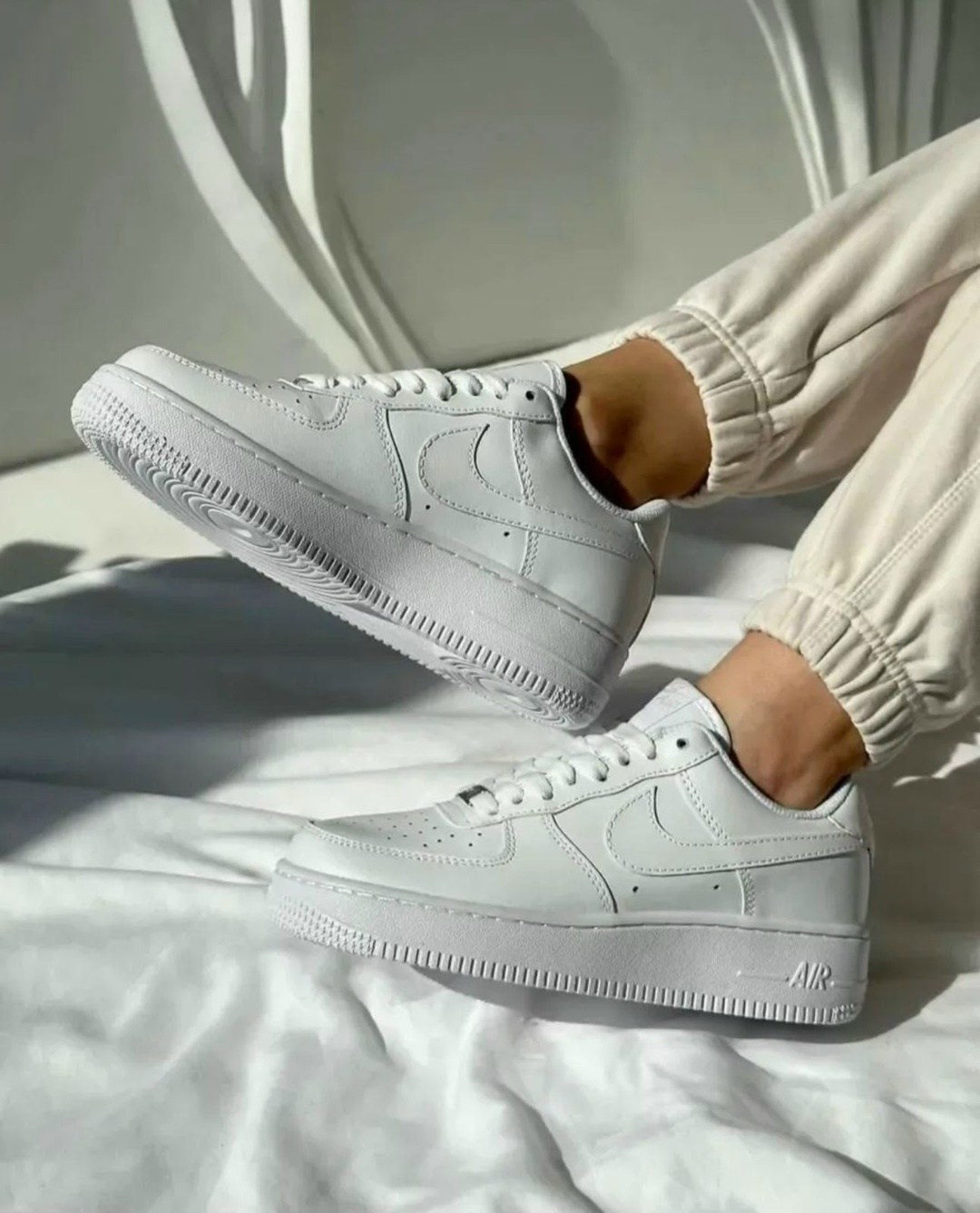 кроссовки nike air force 1 форсы белые кеды,nike air force 1 белые,кроссовки женские nike air force 1,кроссовки,реплика кроссовки найк женские