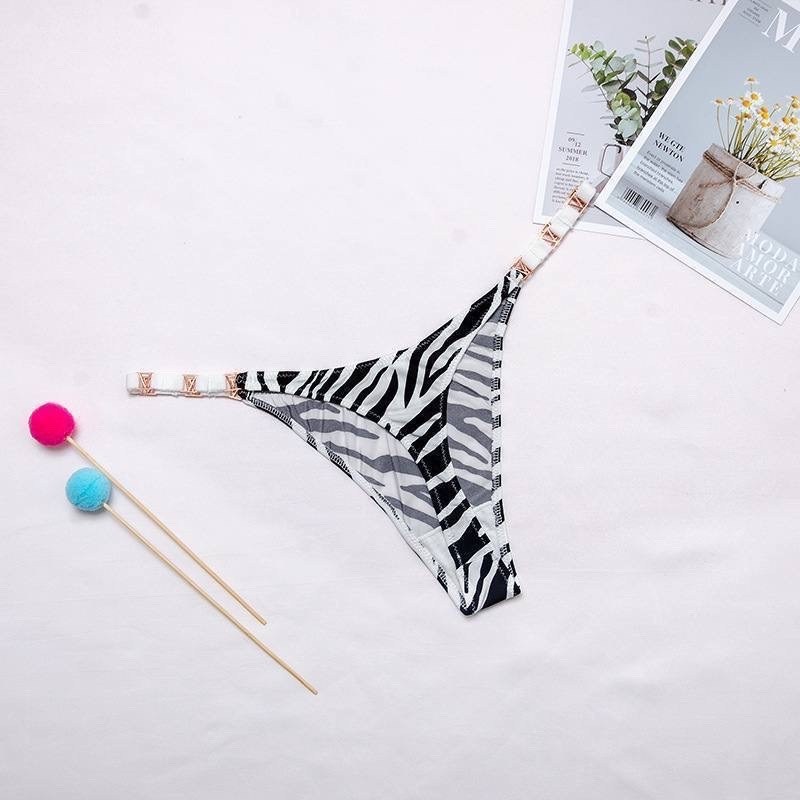 сексуальные трусики,женские трусы стринги со стразами,стринги зебра со стразами love secrets,женские трусы со стразами зебра,женские трусики стринги